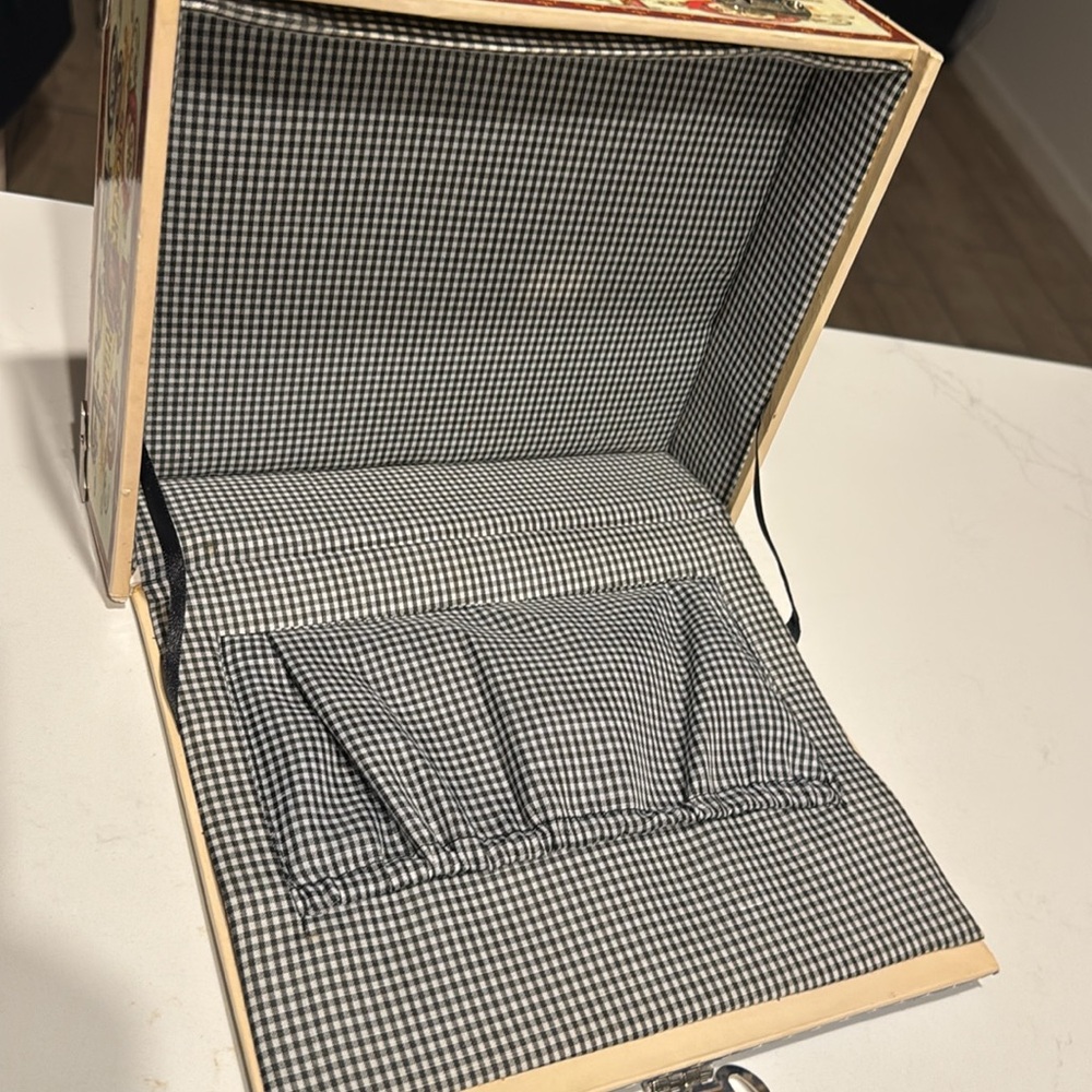 Novelty Bag - Picture 6 of 9